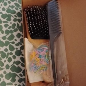 Hair Styling Set with Brush and Comb